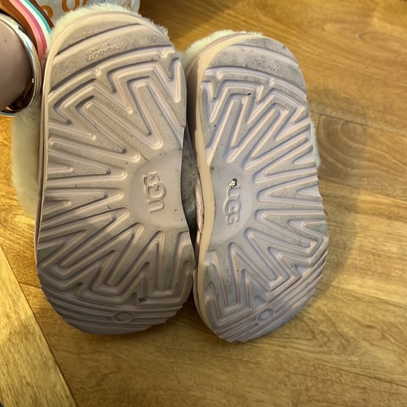 Ugg slipper - Picture 4 of 6